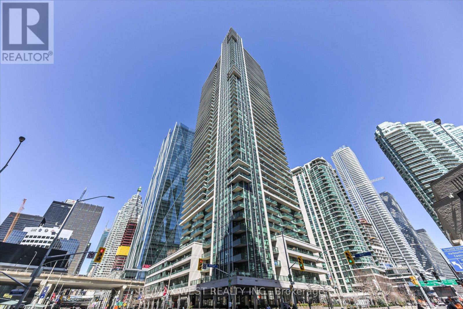 Photo 5 of 1504 33 Bay Street, Toronto ON