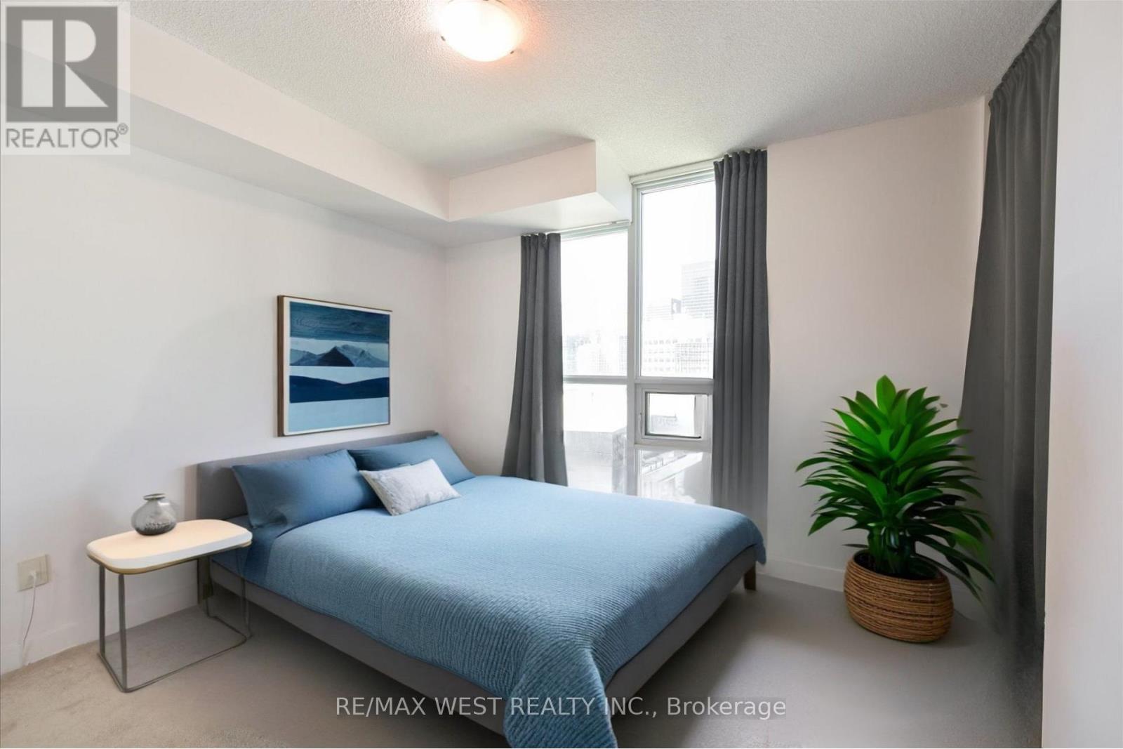 Photo 3 of 1504 33 Bay Street, Toronto ON