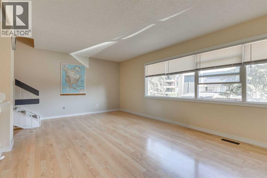 Single Family House 5 Level for Sale in  Brae Glen Road SW Braeside Calgary 