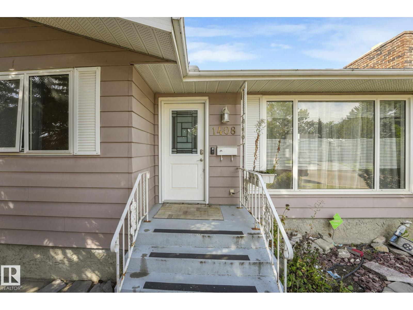 Photo 34 of 1408 76 St Nw, Edmonton AB