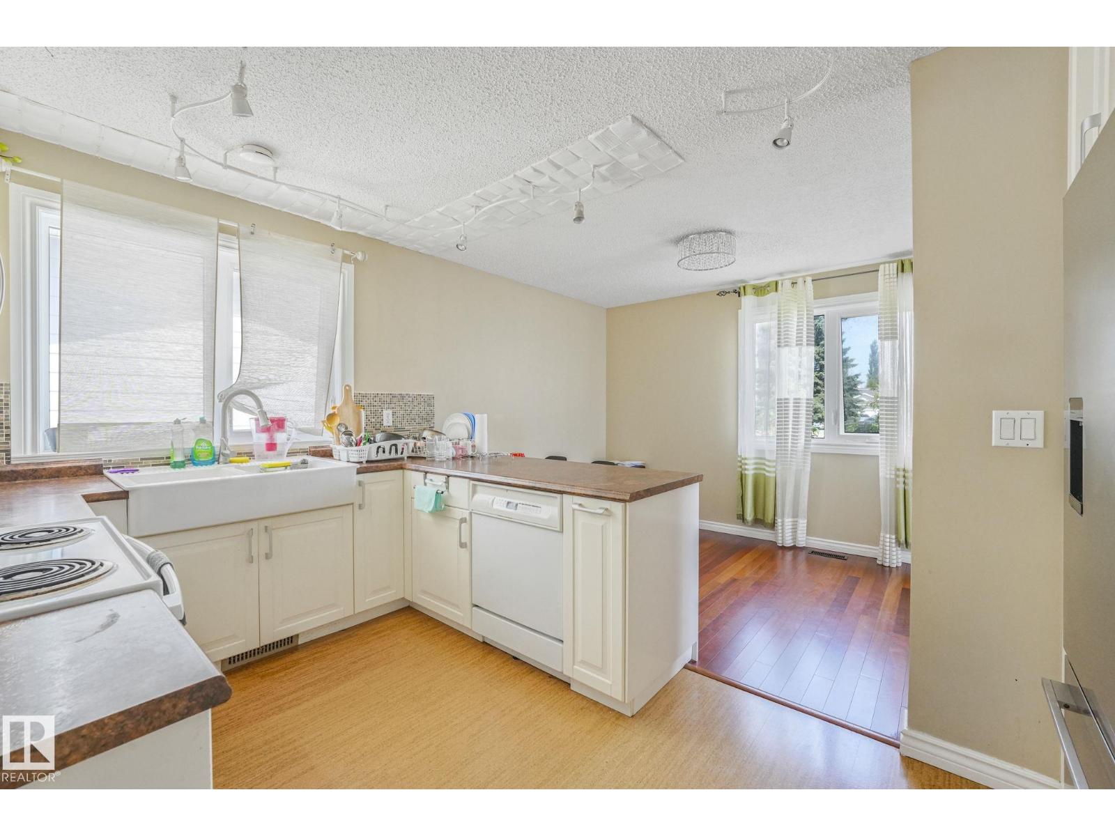 Photo 57 of 1408 76 St Nw, Edmonton AB