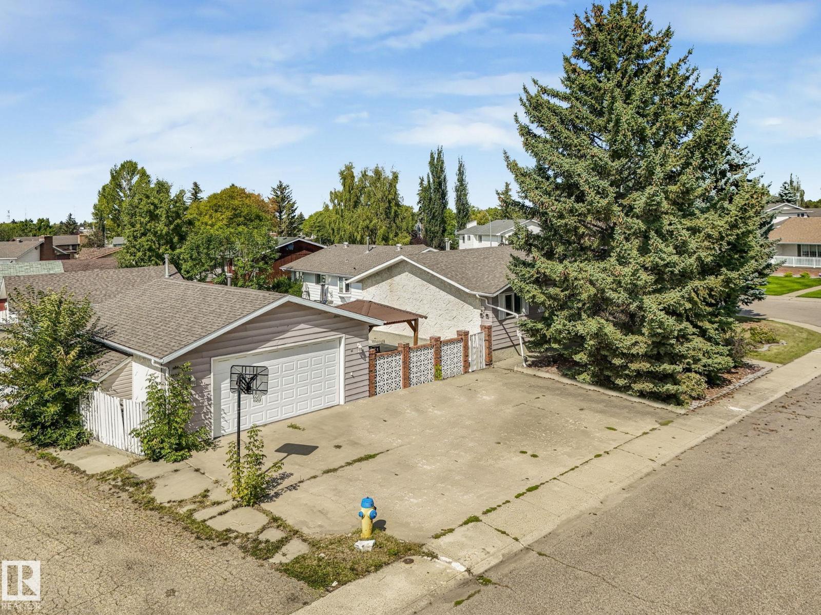 Photo 17 of 1408 76 St Nw, Edmonton AB