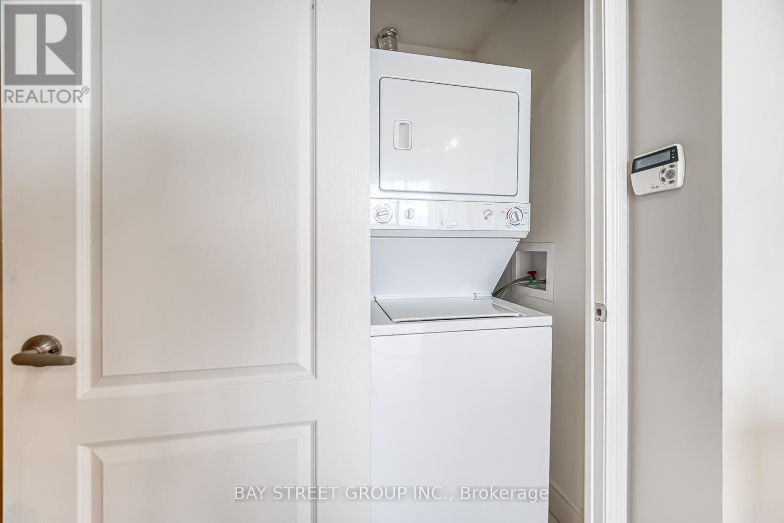 Photo 8 of 3407 60 Brian Harrison Way, Toronto ON