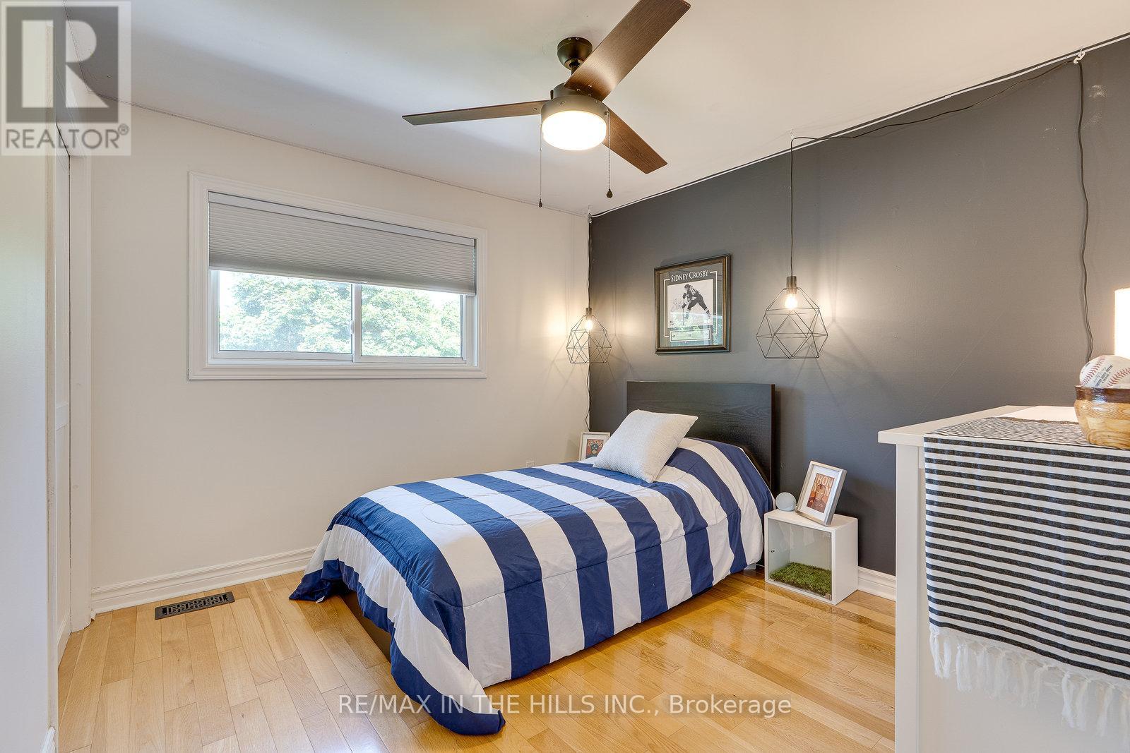 Photo 27 of 32 Belfountain Court, Brampton ON