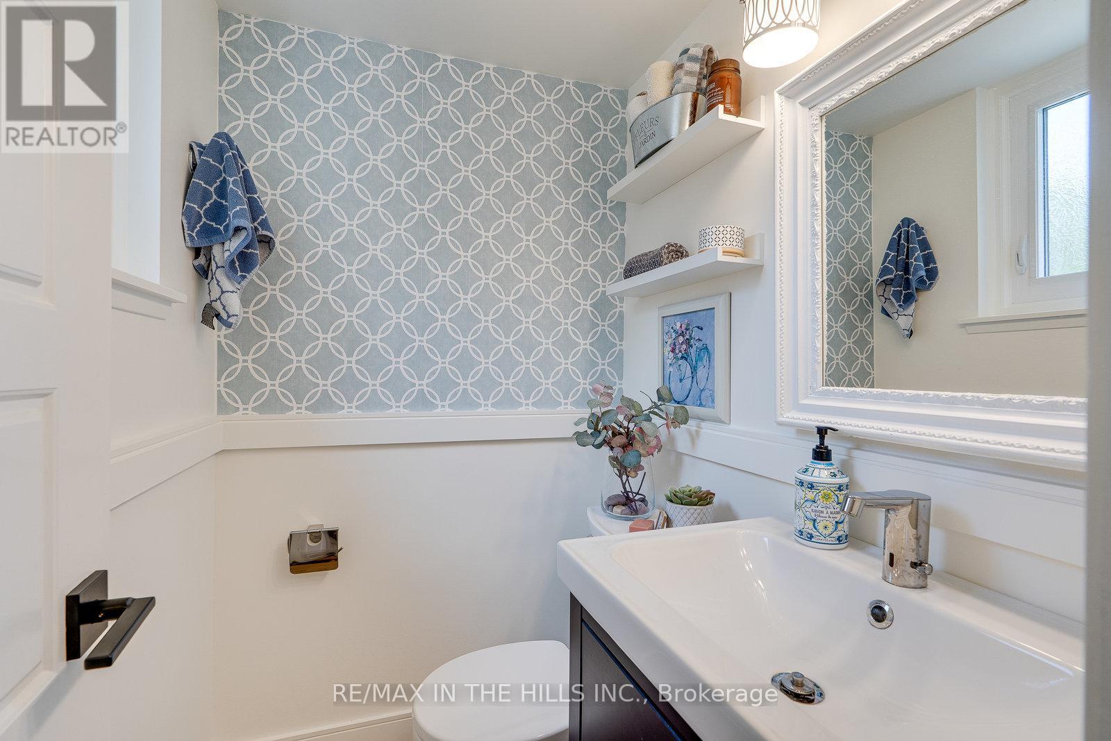 Photo 25 of 32 Belfountain Court, Brampton ON