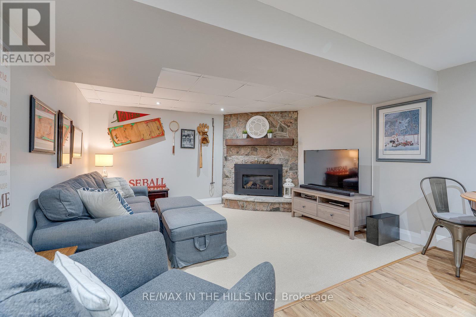 Photo 32 of 32 Belfountain Court, Brampton ON