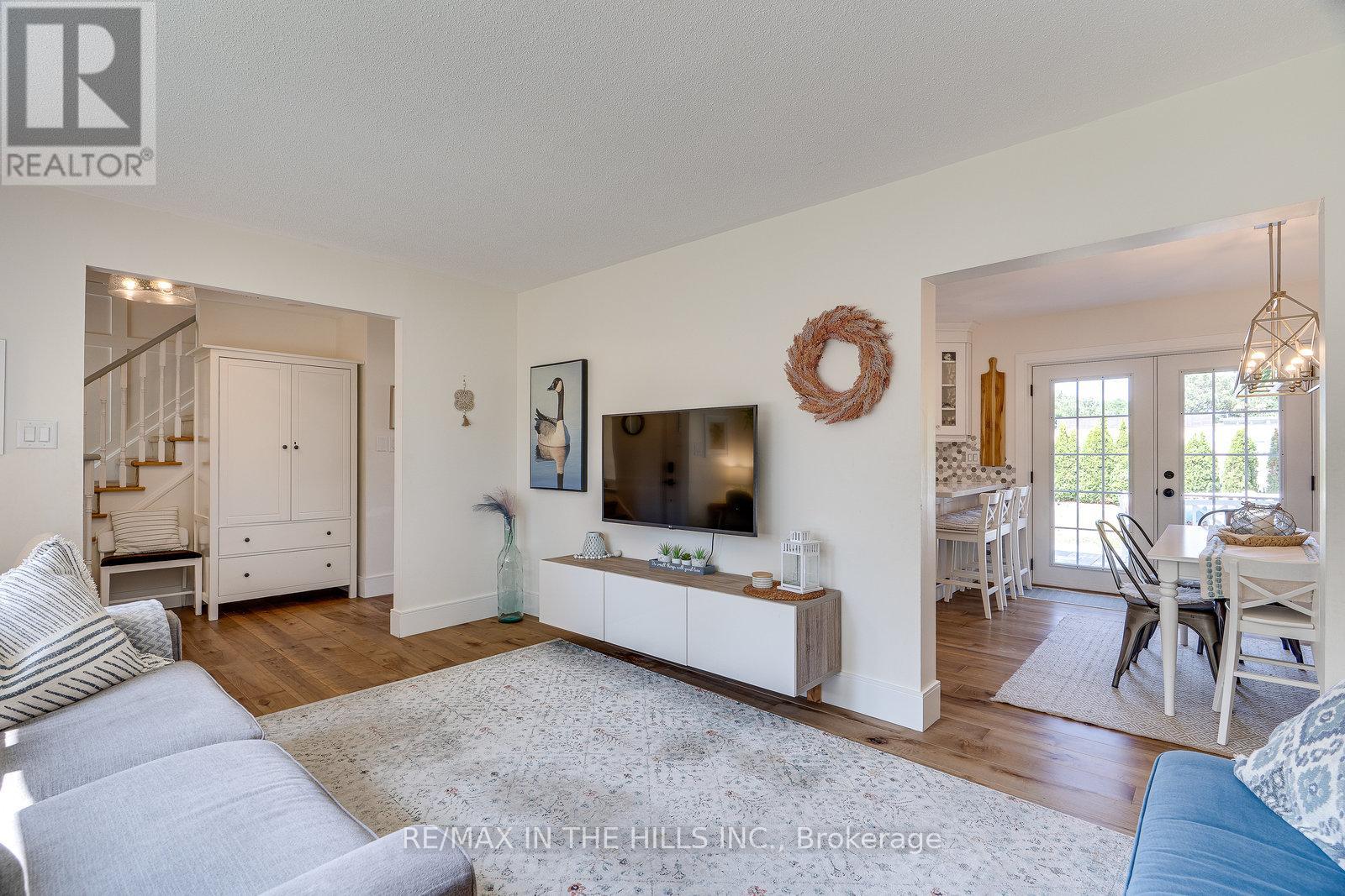 Photo 18 of 32 Belfountain Court, Brampton ON