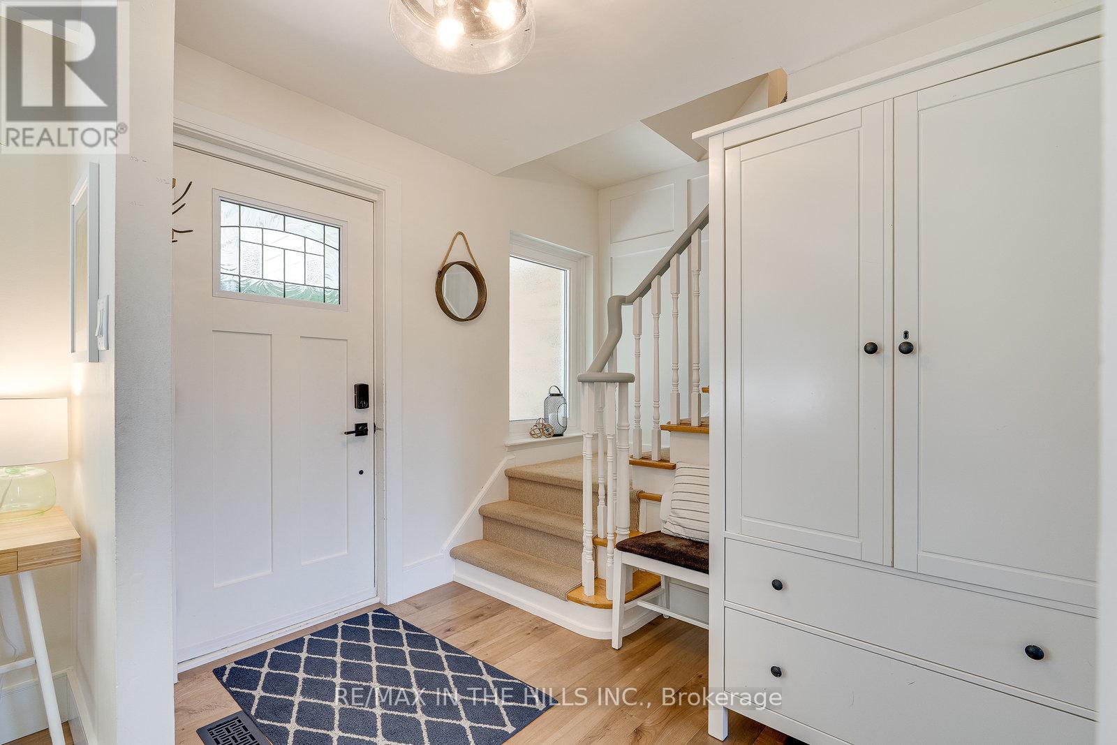Photo 20 of 32 Belfountain Court, Brampton ON