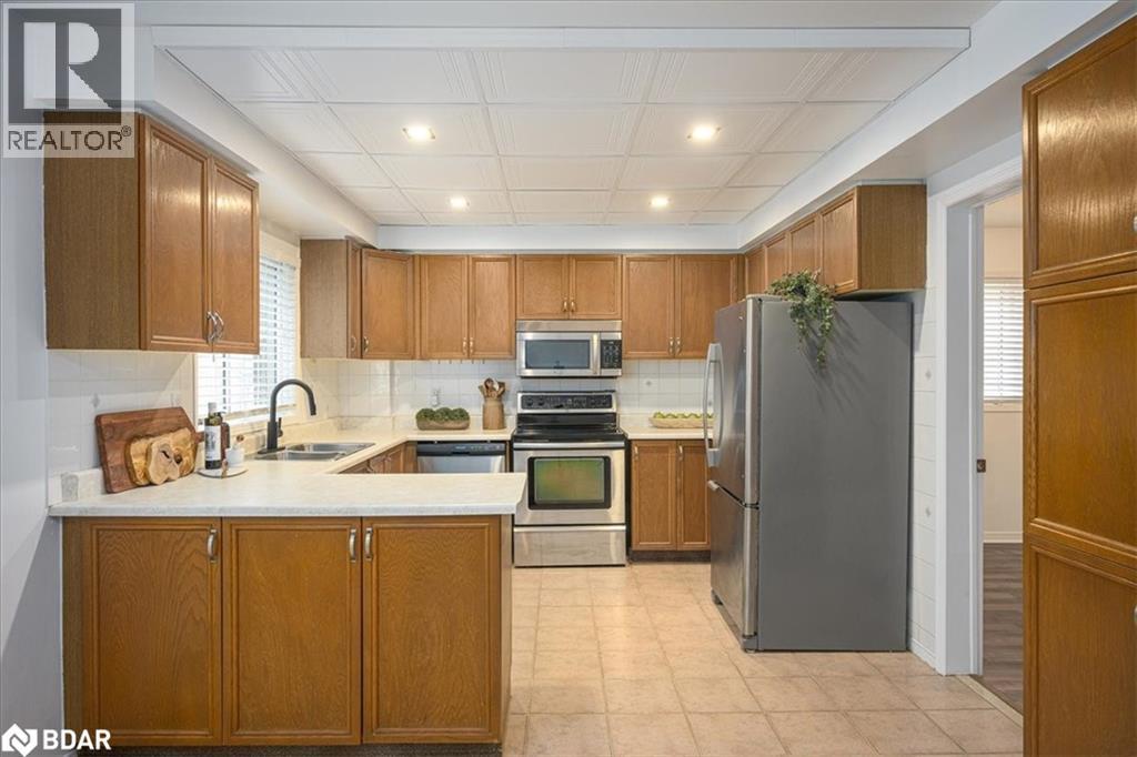 Photo 37 of 22 River Ridge Road, Barrie ON