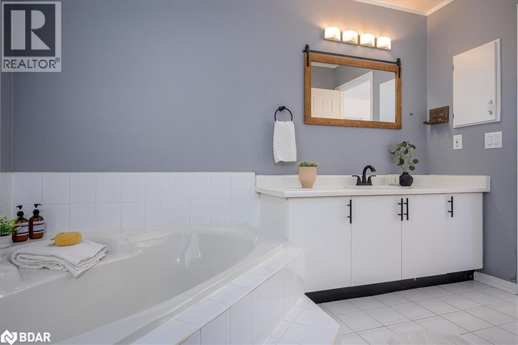 Photo 14 of 22 River Ridge Road, Barrie ON