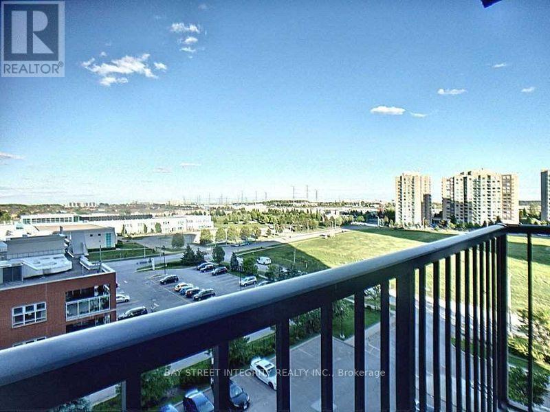 Photo 4 of 802 185 Oneida Crescent, Richmond Hill ON