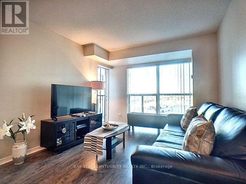 Photo 16 of 802 185 Oneida Crescent, Richmond Hill ON