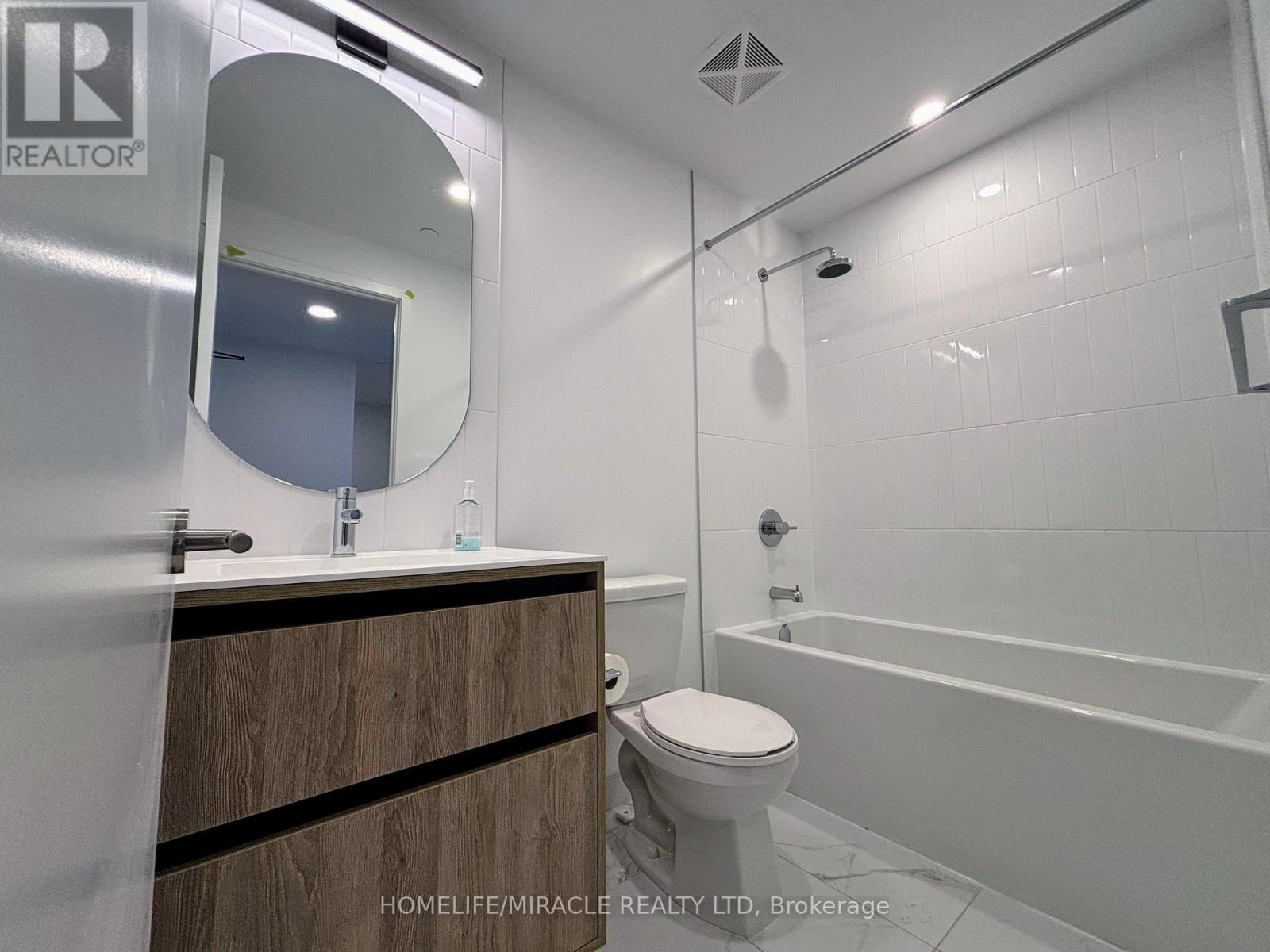Photo 10 of B 2106 7950 Bathurst Street, Vaughan ON