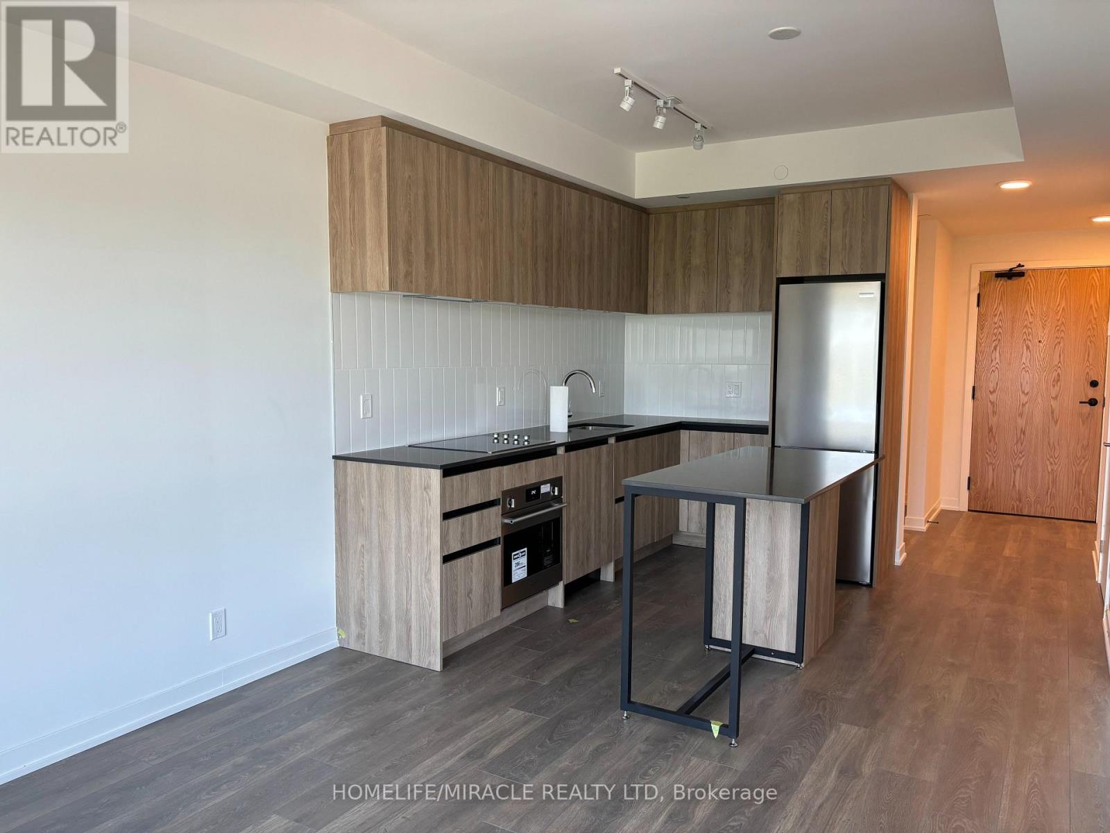 Photo 4 of B 2106 7950 Bathurst Street, Vaughan ON