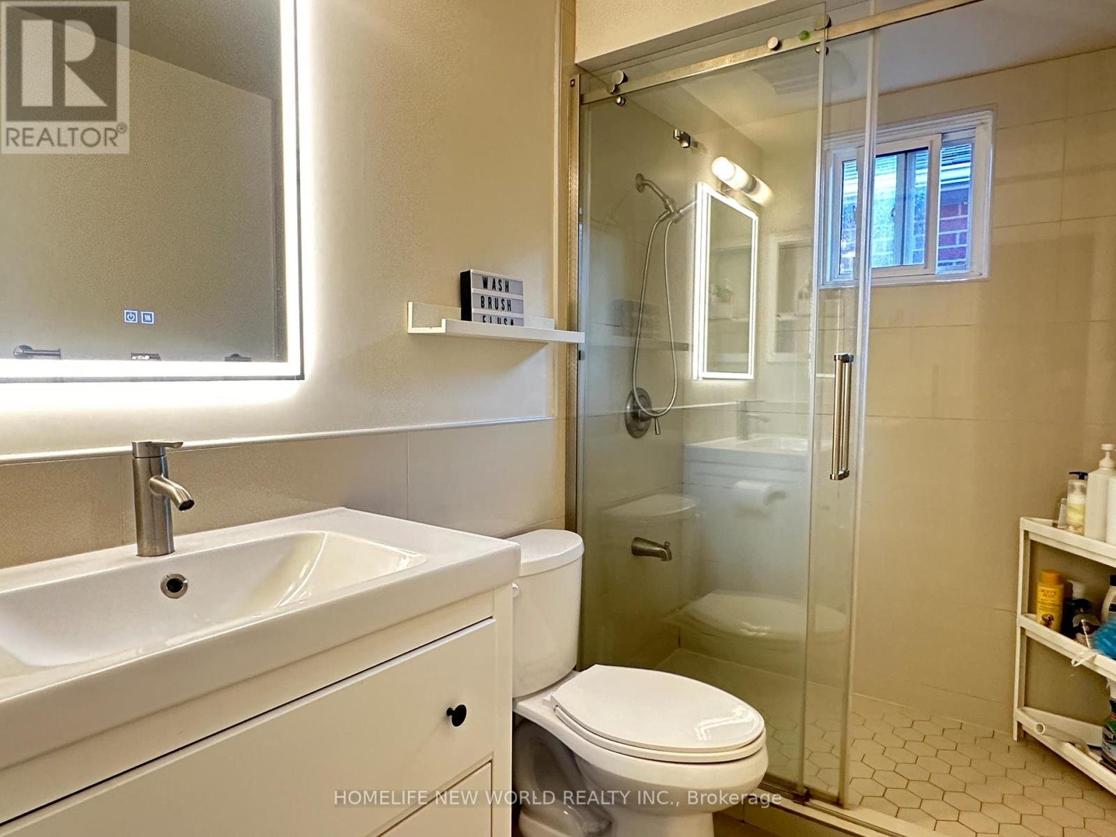 Photo 10 of 20 Patrice Crescent, Vaughan ON