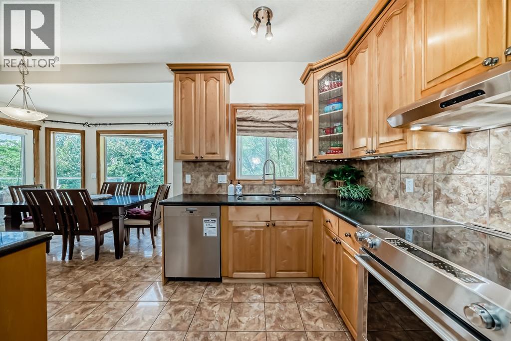 Photo 44 of 42 West Cedar Point Sw, Calgary AB