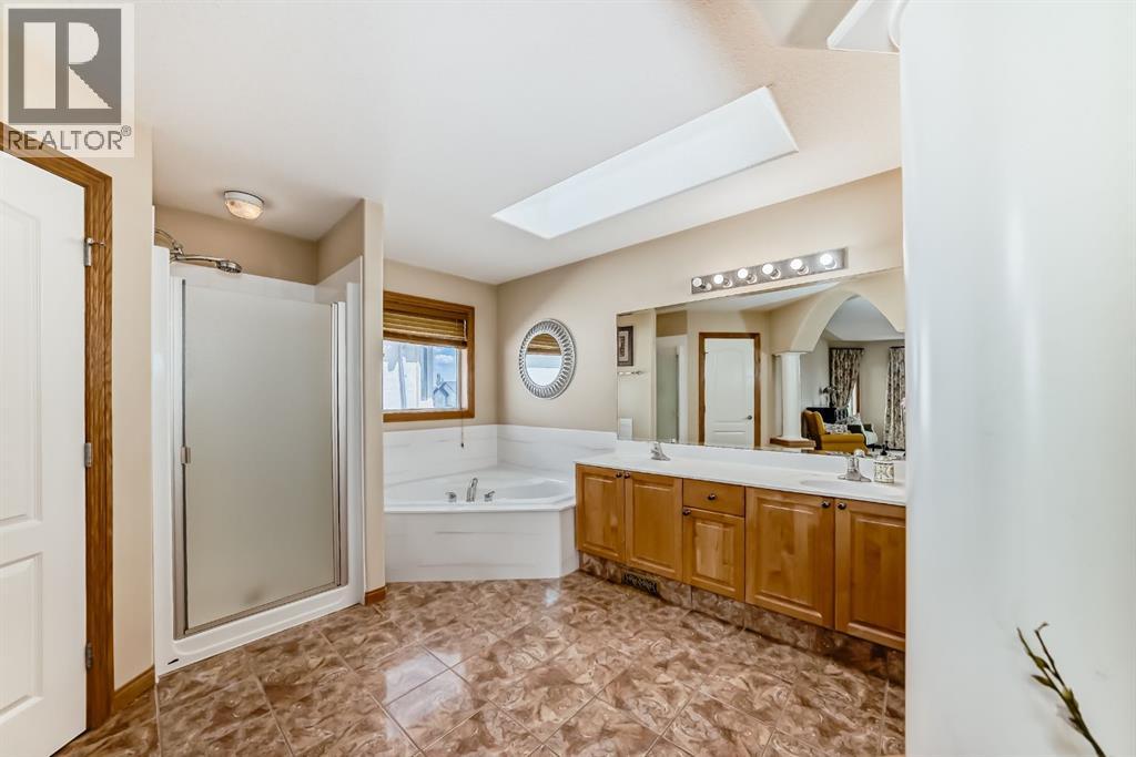 Photo 1 of 42 West Cedar Point Sw, Calgary AB