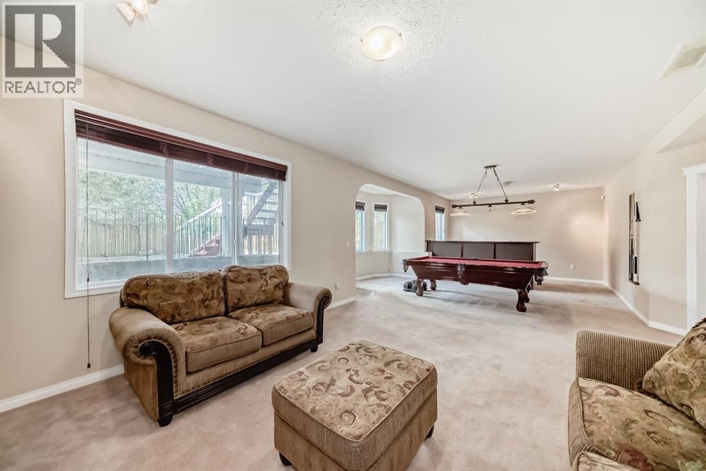 Photo 34 of 42 West Cedar Point Sw, Calgary AB