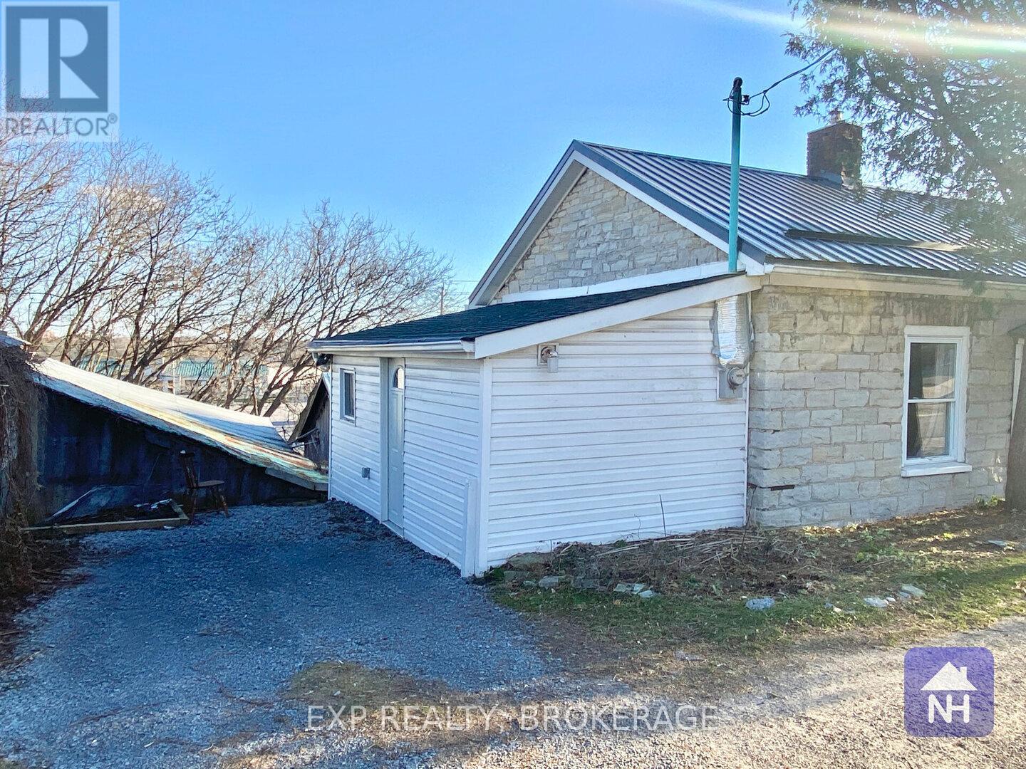Photo 12 of 912 Purdy Mills Road, Kingston ON