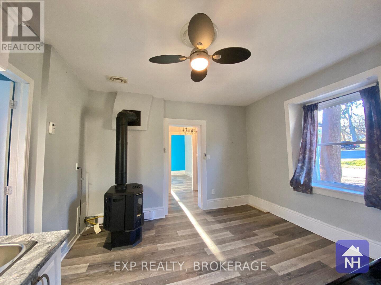 Photo 1 of 912 Purdy Mills Road, Kingston ON