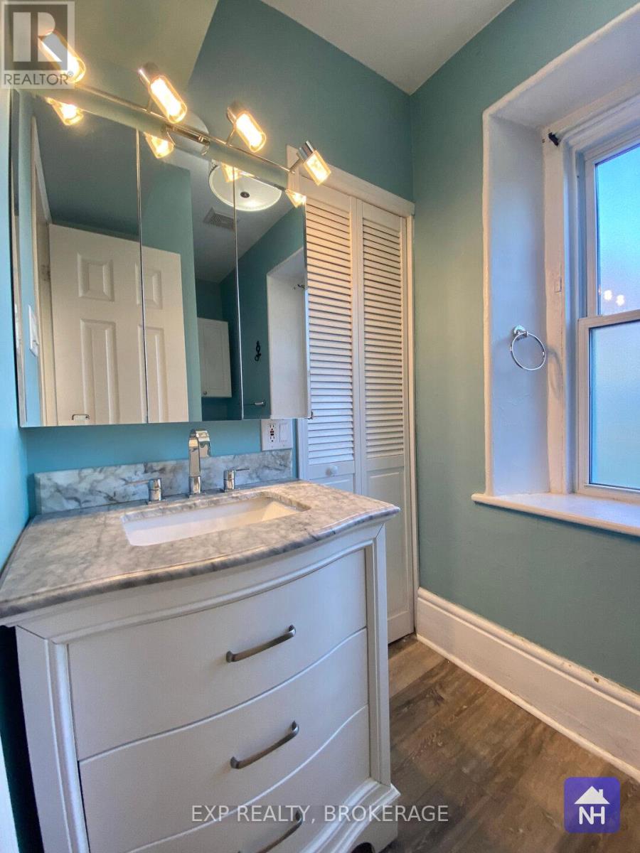Photo 15 of 912 Purdy Mills Road, Kingston ON
