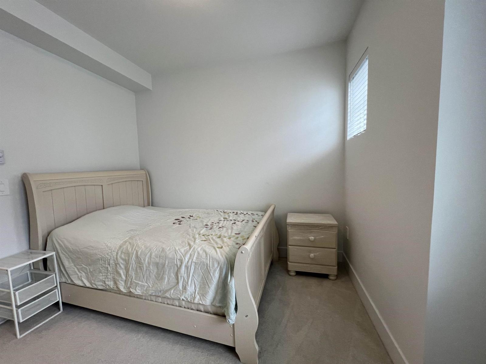 Photo 21 of 59 2075 Oak Meadows Drive, Surrey BC
