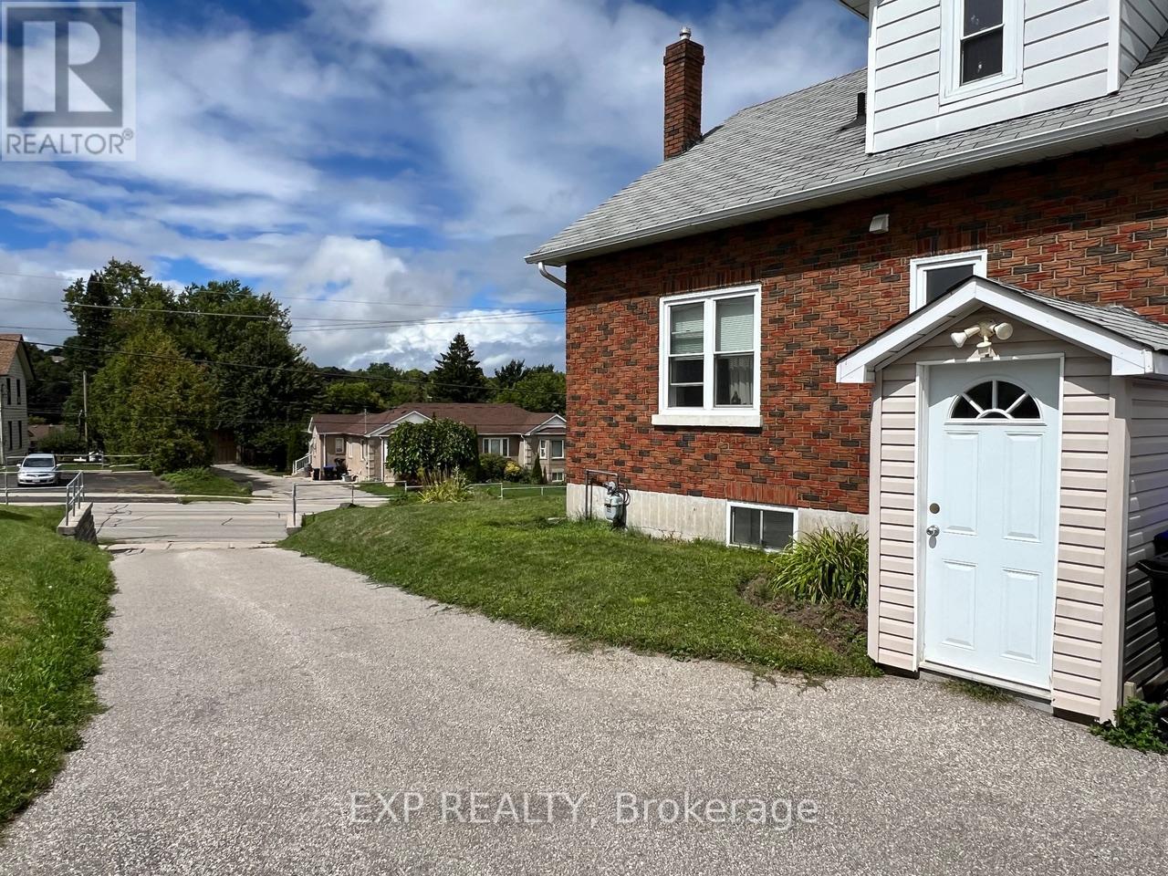 Photo 4 of Lower 205 Simcoe Road, Bradford West Gwillimbury ON
