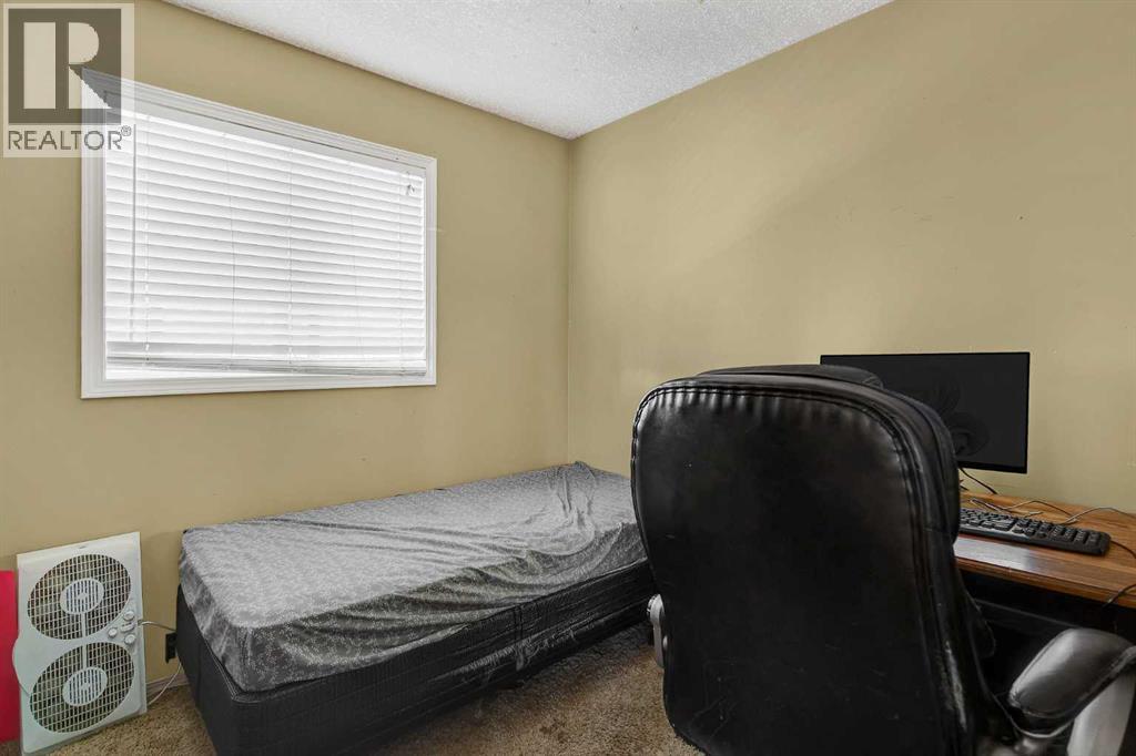 Photo 5 of 6930 90 Street, Grande Prairie AB