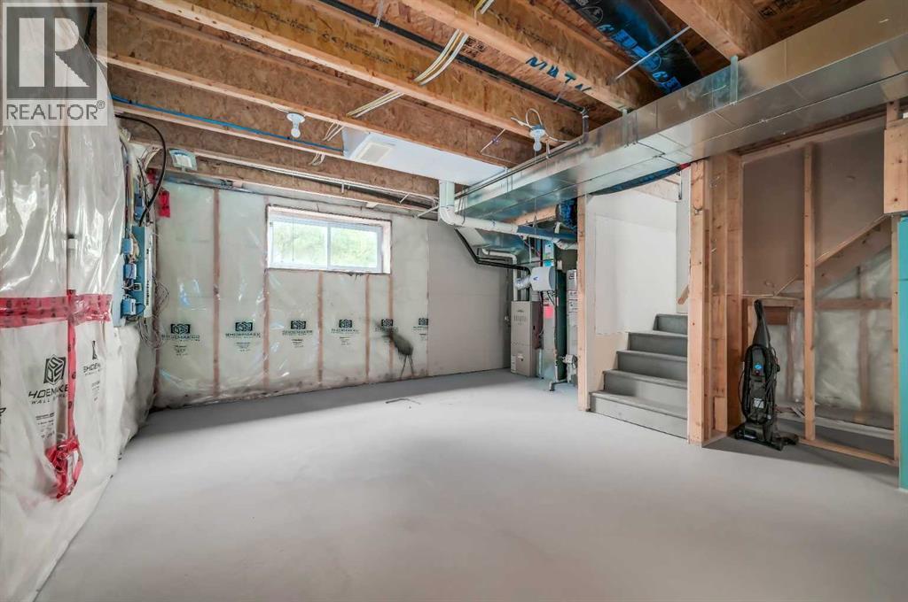 Photo 2 of 1559 New Brighton Drive Se, Calgary AB