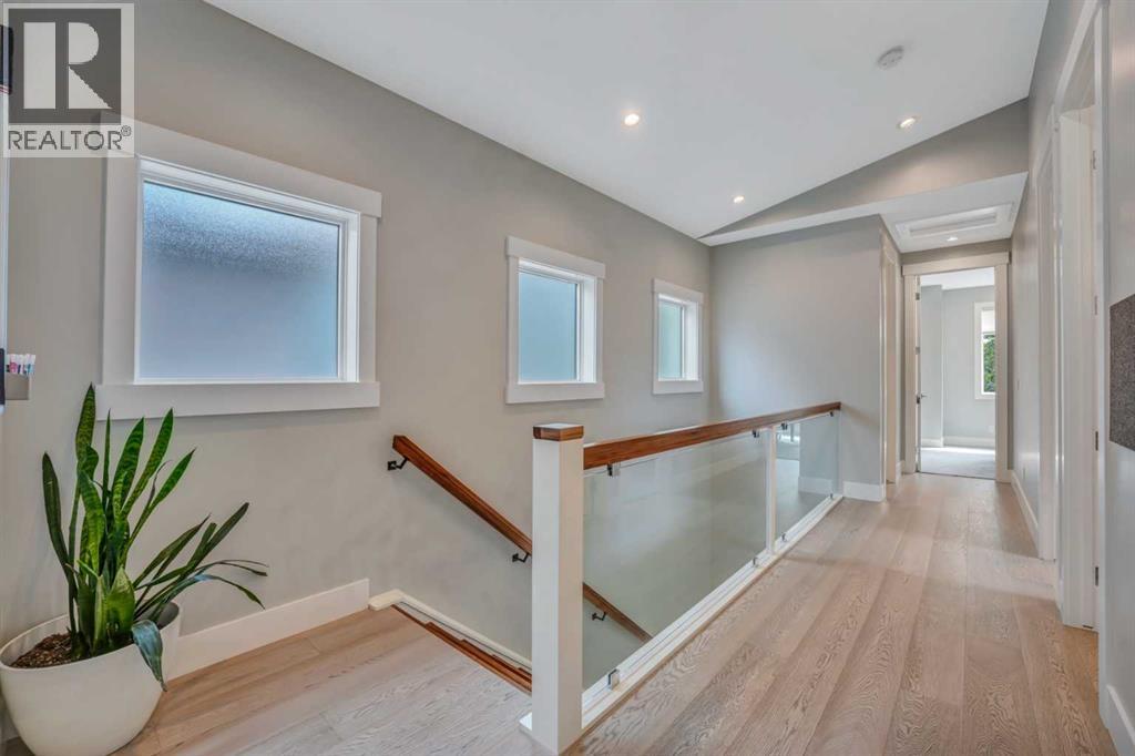Photo 16 of 420 14 Avenue Ne, Calgary AB