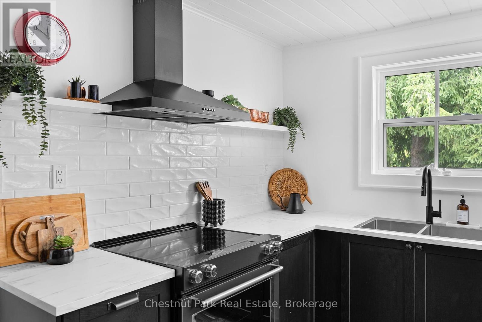 Photo 35 of 1011 United Church Road, Muskoka Lakes ON