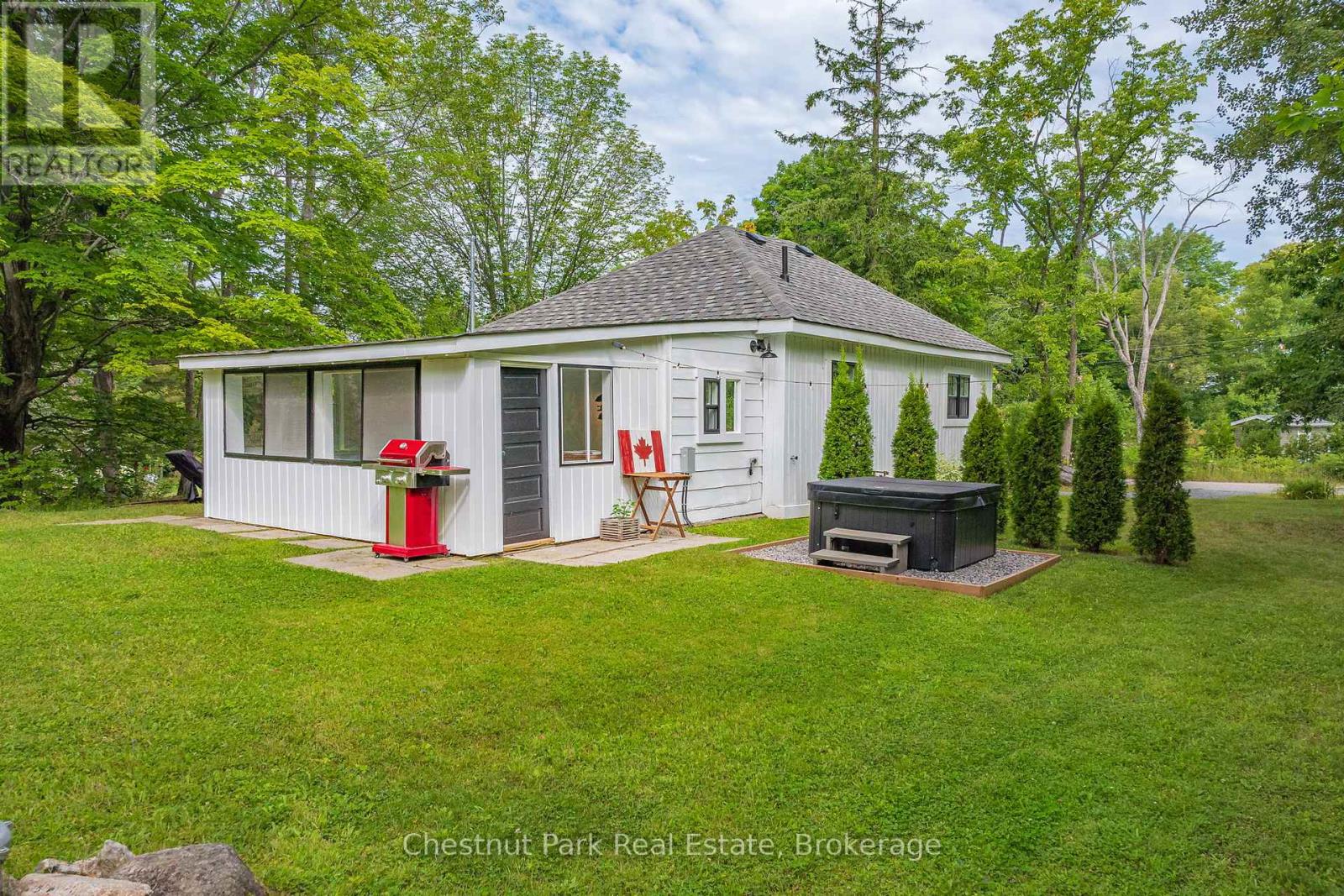 Photo 36 of 1011 United Church Road, Muskoka Lakes ON