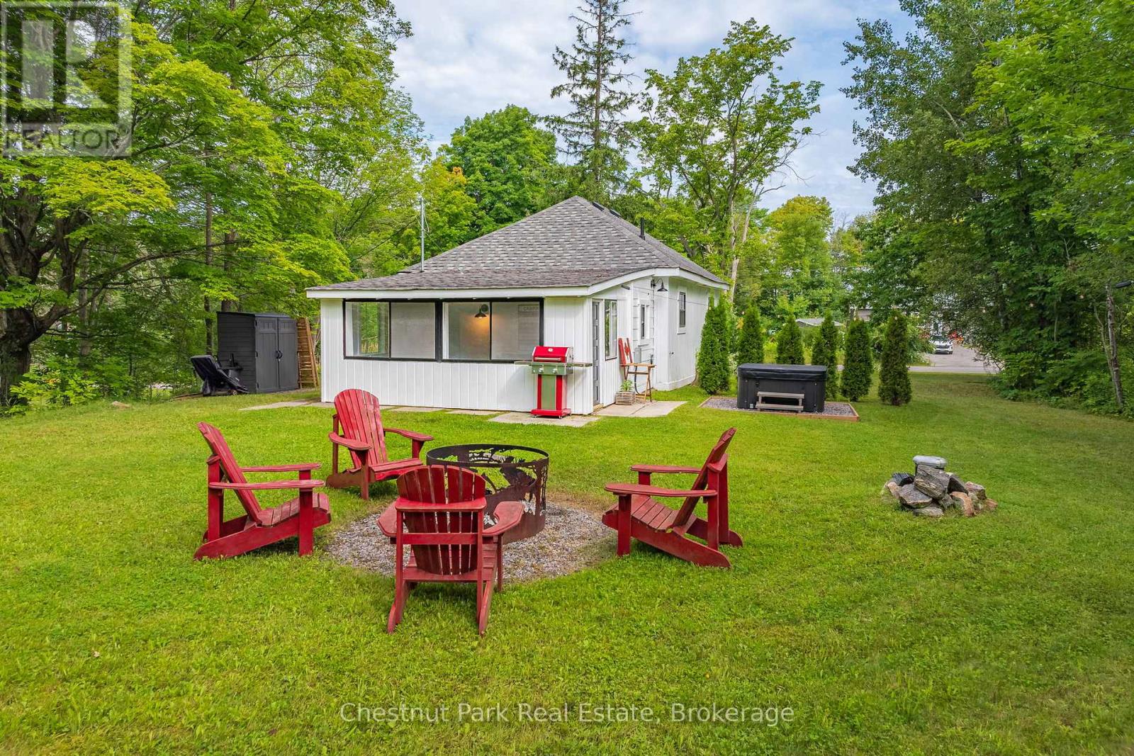 Photo 4 of 1011 United Church Road, Muskoka Lakes ON