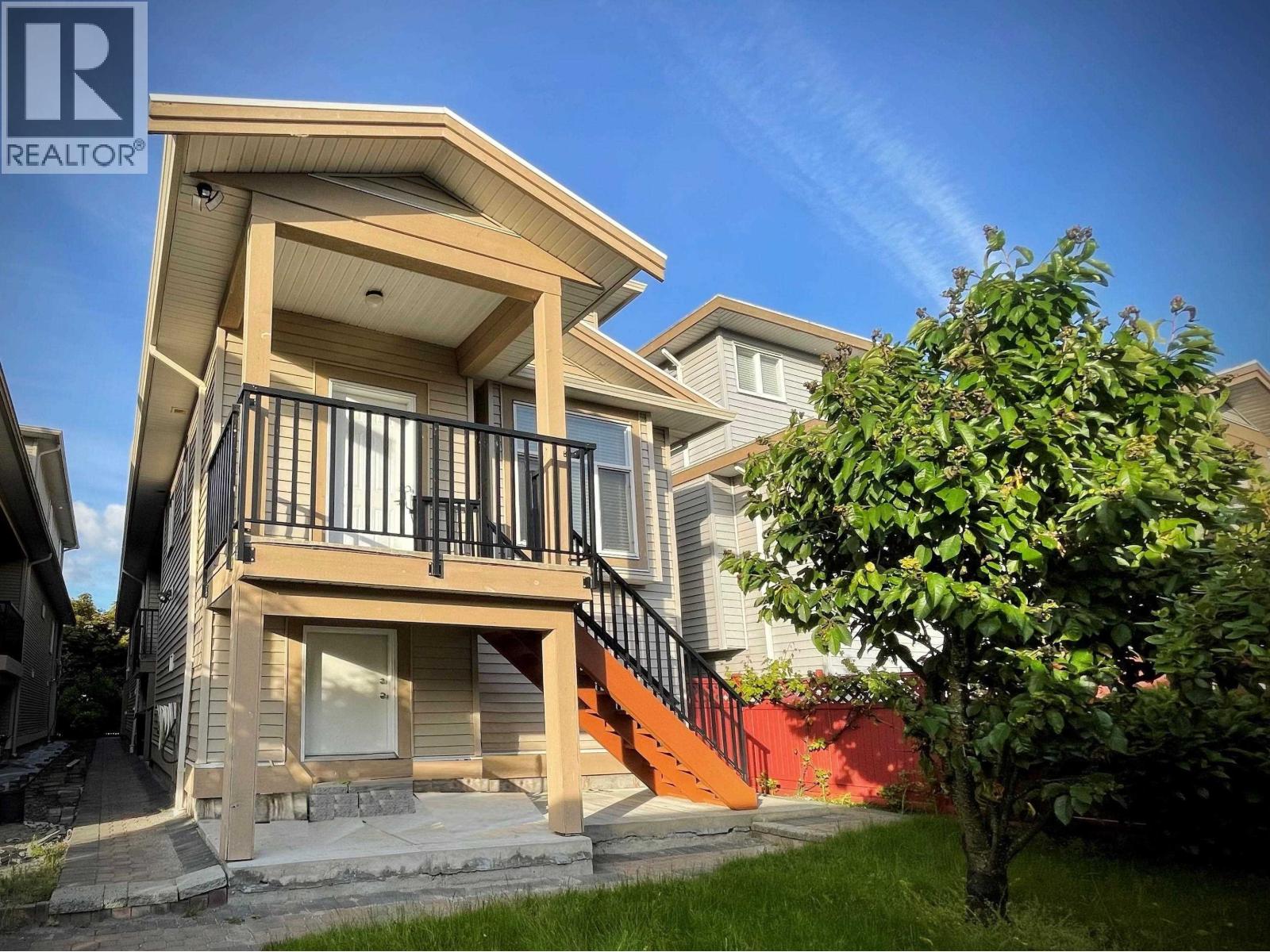 Photo 1 of 208 Hume Street, New Westminster BC
