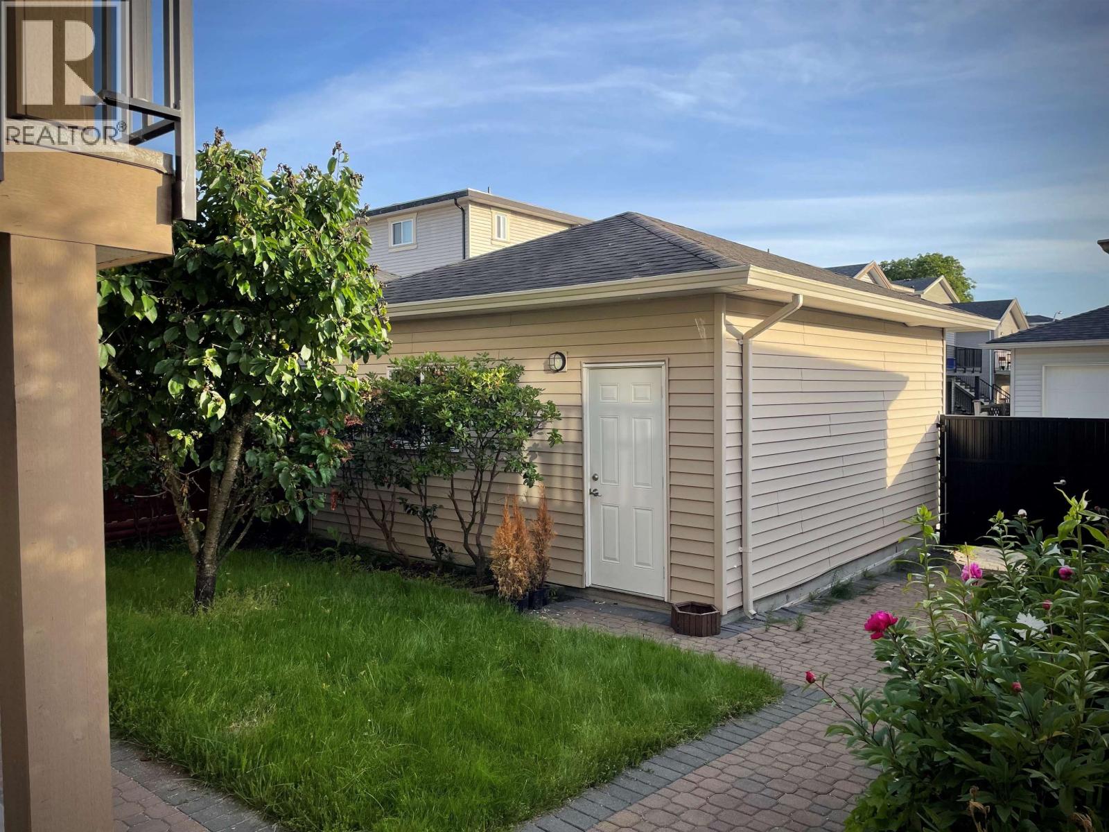 Photo 23 of 208 Hume Street, New Westminster BC
