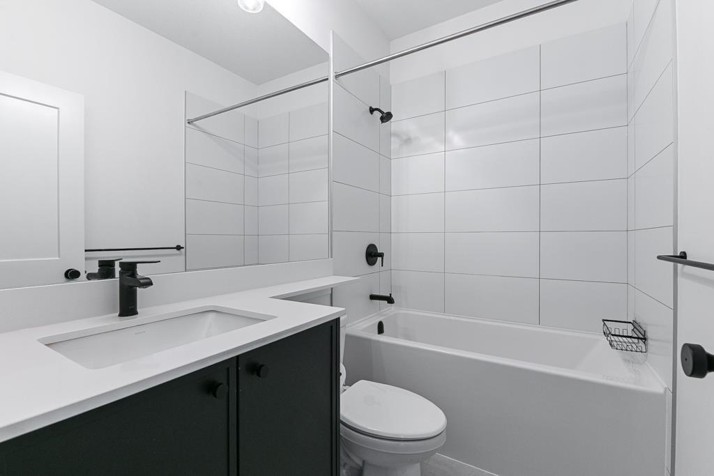 Photo 4 of 31 2886 Montrose Avenue, Abbotsford BC