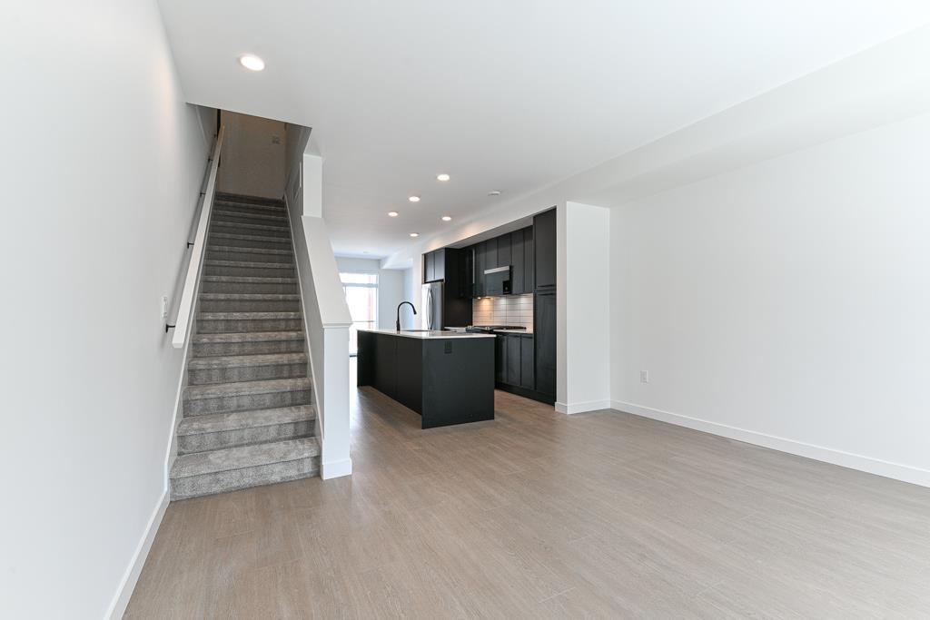 Photo 27 of 31 2886 Montrose Avenue, Abbotsford BC