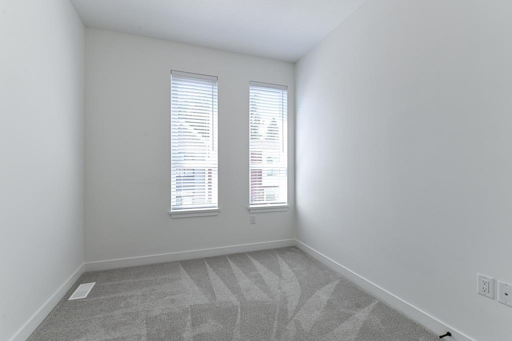 Photo 24 of 31 2886 Montrose Avenue, Abbotsford BC