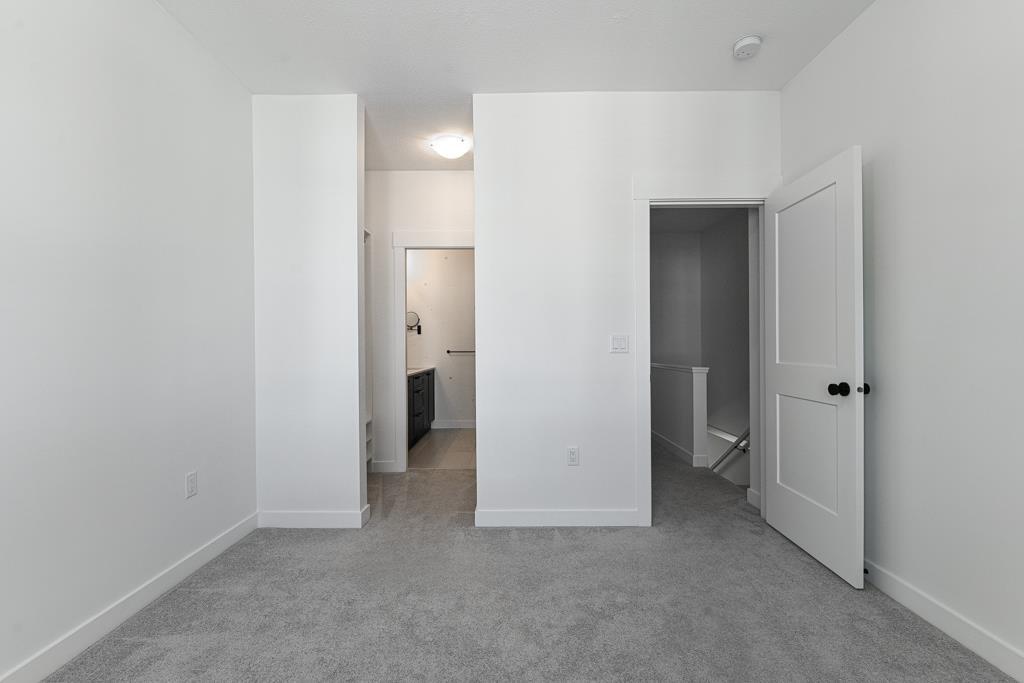 Photo 21 of 31 2886 Montrose Avenue, Abbotsford BC