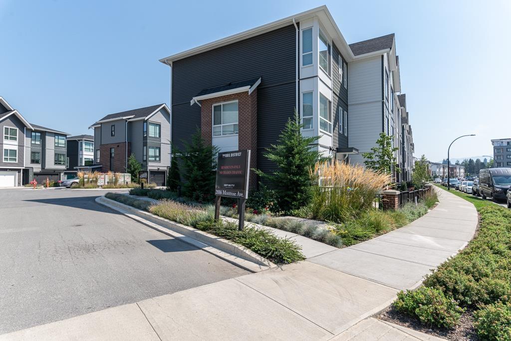 Photo 2 of 31 2886 Montrose Avenue, Abbotsford BC