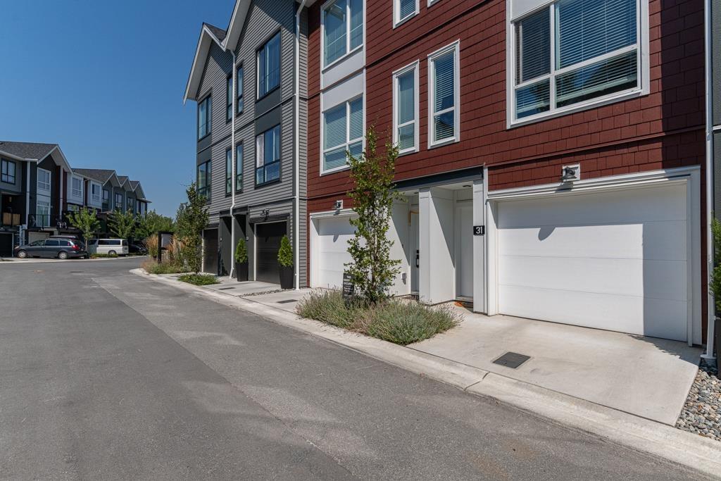 Photo 12 of 31 2886 Montrose Avenue, Abbotsford BC