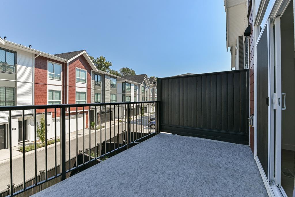 Photo 22 of 31 2886 Montrose Avenue, Abbotsford BC