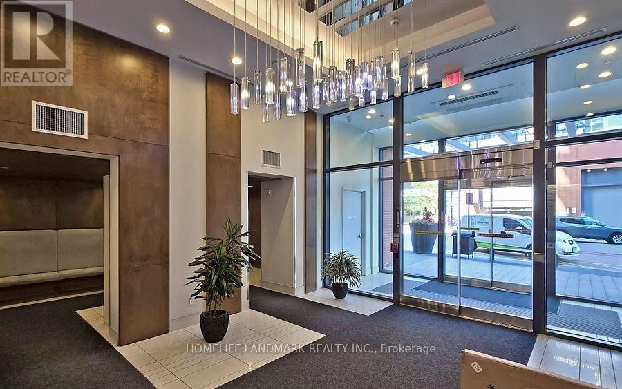Photo 3 of 910 2212 Lakeshore Boulevard W, Toronto ON