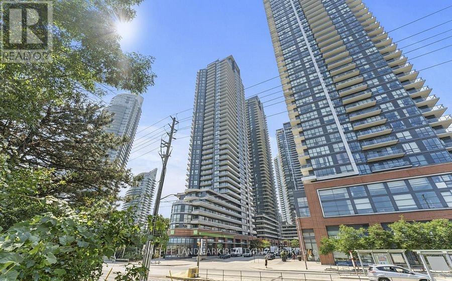 Photo 8 of 910 2212 Lakeshore Boulevard W, Toronto ON