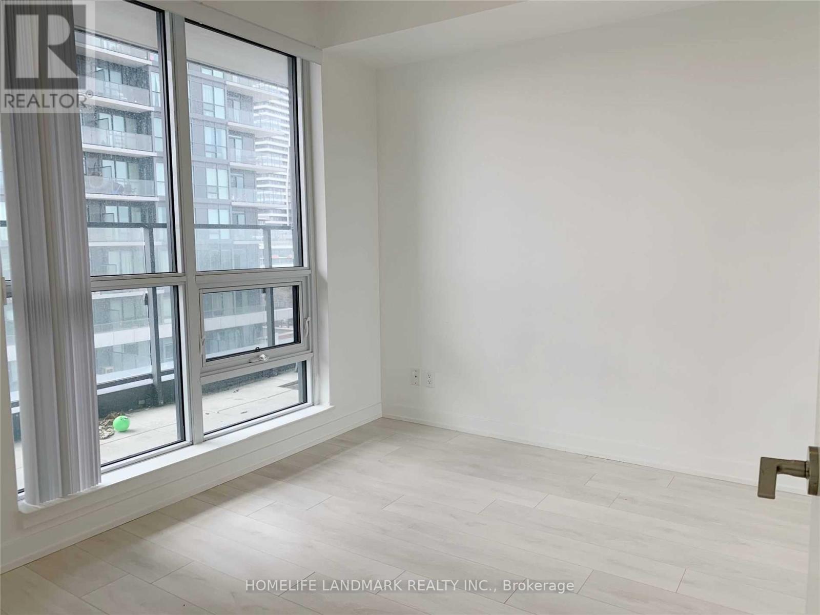 Photo 17 of 910 2212 Lakeshore Boulevard W, Toronto ON