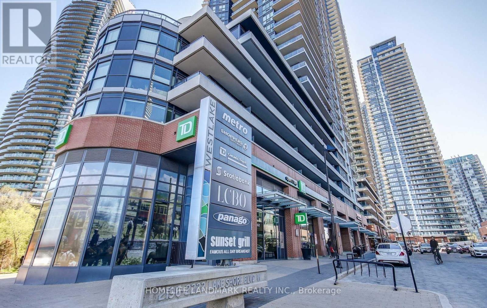 Photo 13 of 910 2212 Lakeshore Boulevard W, Toronto ON