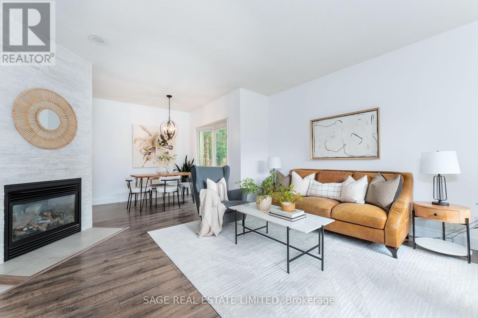 Photo 1 of 12 935 King Road, Burlington ON