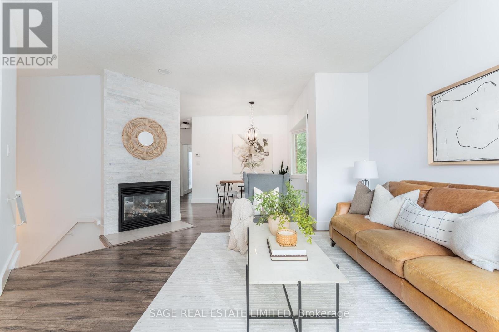 Photo 5 of 12 935 King Road, Burlington ON