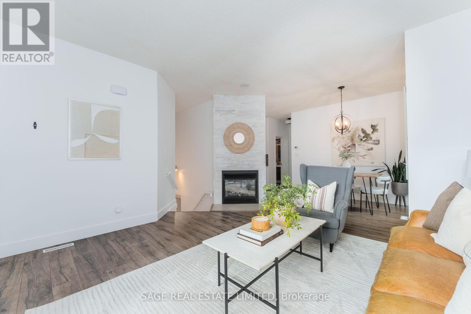 Photo 6 of 12 935 King Road, Burlington ON