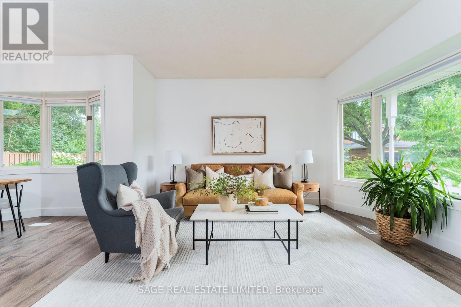 Photo 7 of 12 935 King Road, Burlington ON